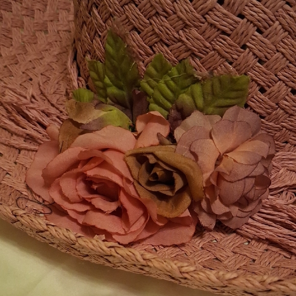Elegant Pink Floral Women\'s Sun Hat